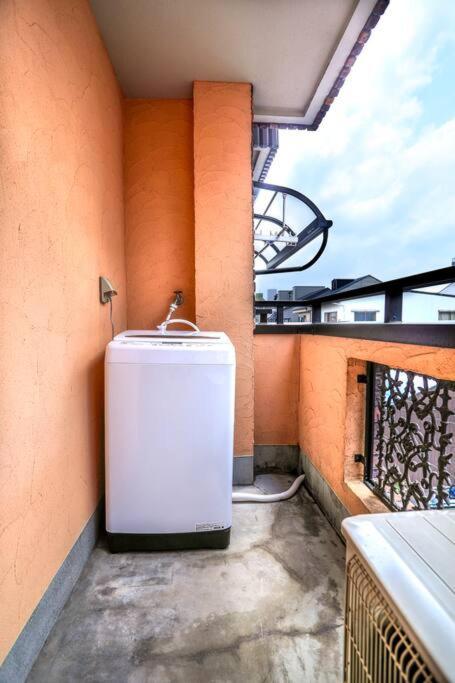 Apartemen 鶴橋駅徒歩2分 トイレ浴室複数あり3階建て一軒家車庫付き Osaka