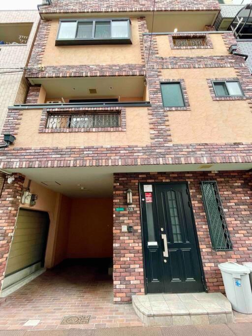 Apartemen 鶴橋駅徒歩2分 トイレ浴室複数あり3階建て一軒家車庫付き